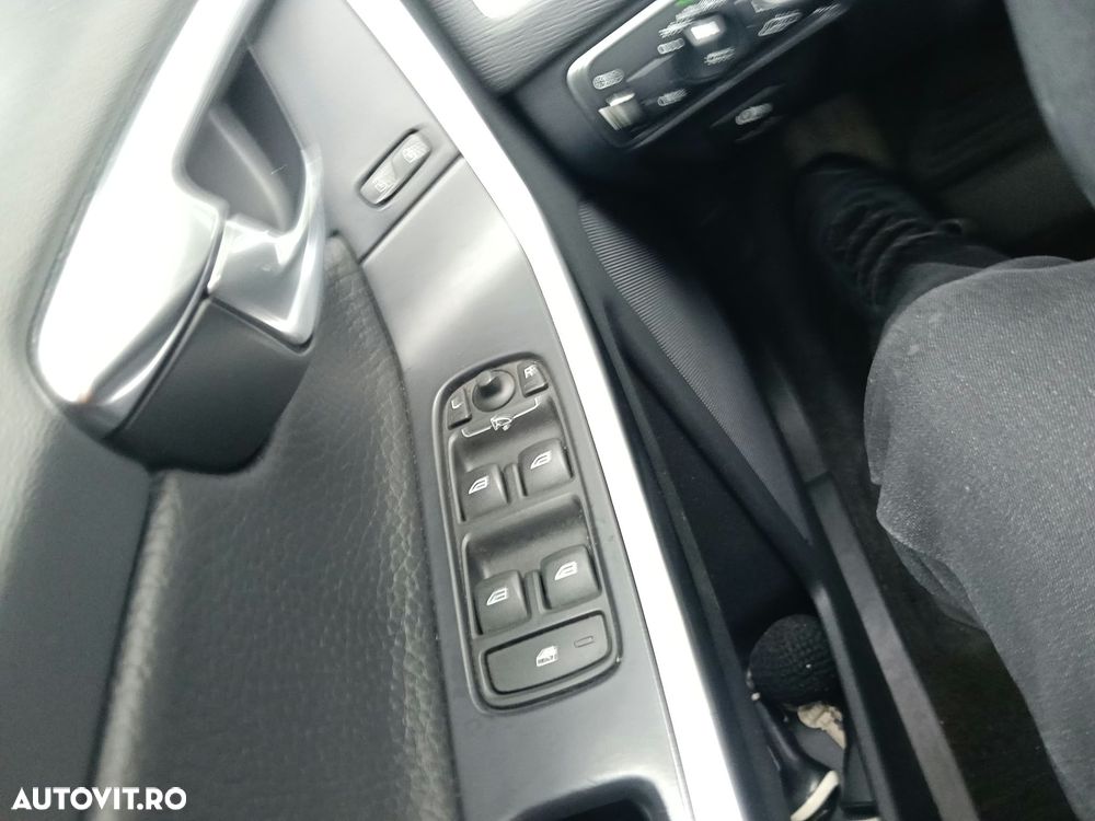 Volvo XC 60 - 25