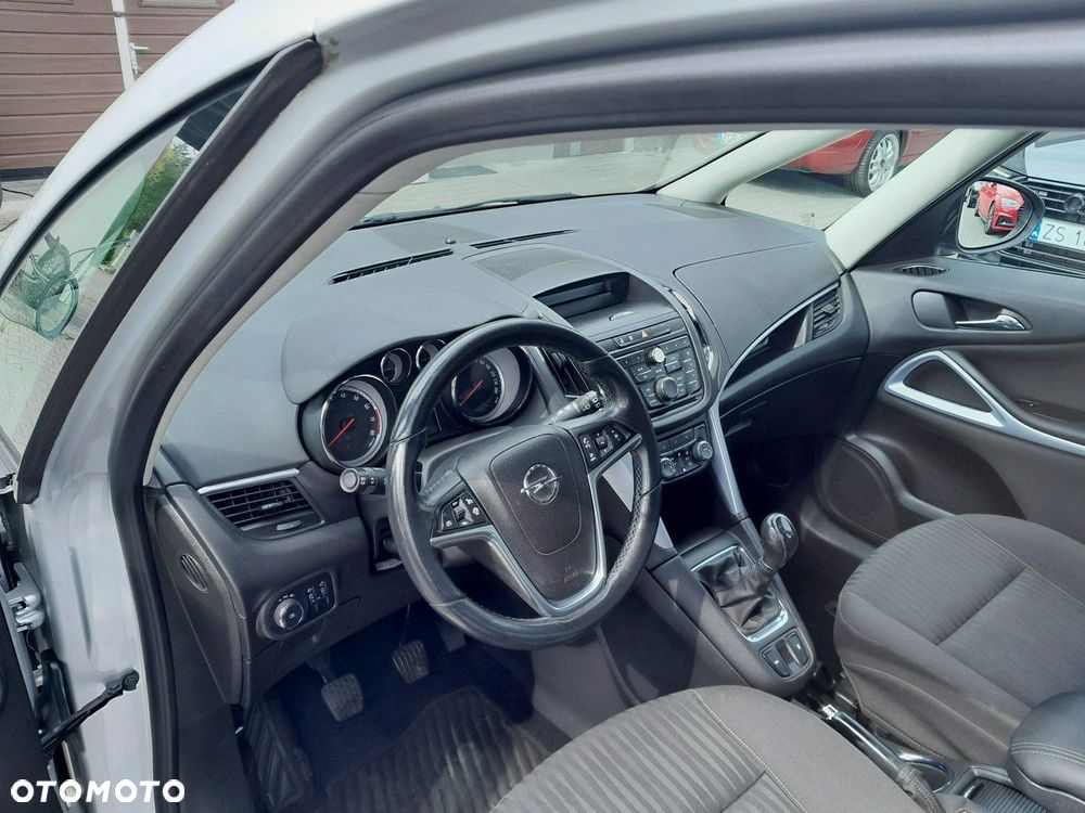Opel Zafira - 9
