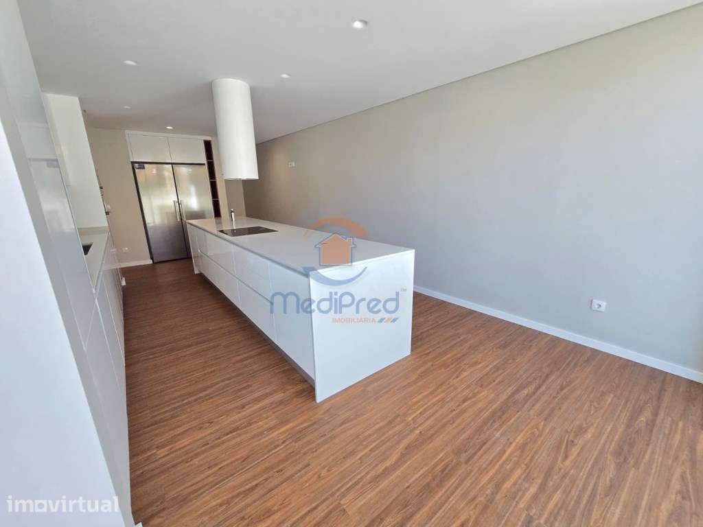 Moradia T3+1 NOVA, com Rooftop de 45 m2 | Famões, Odivelas - Grande imagem: 4/47