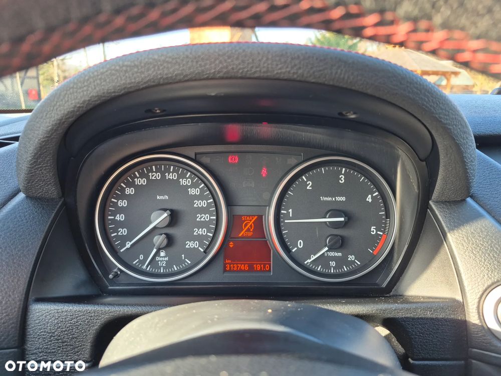 BMW X1 sDrive18d - 13