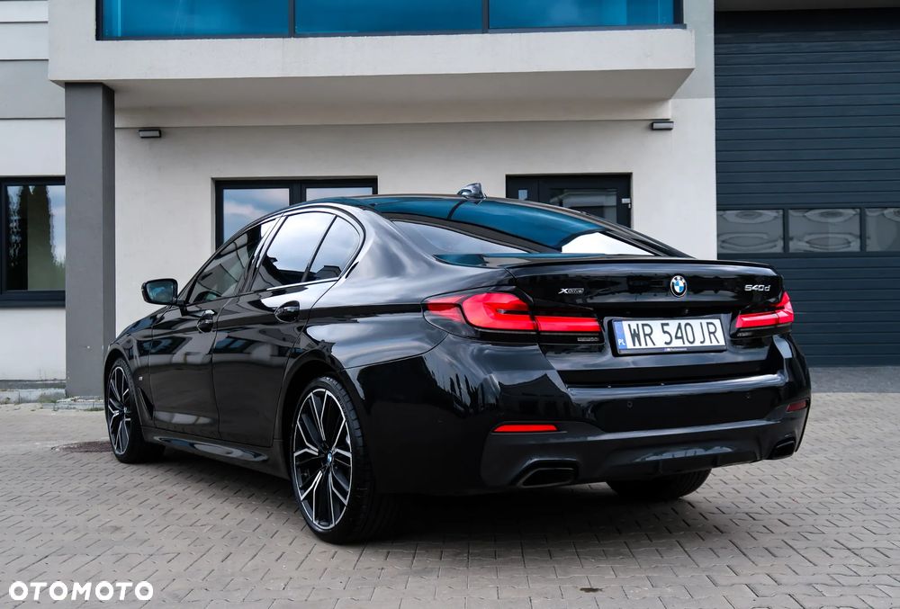 BMW Seria 5 540d xDrive mHEV M Sport sport - 12