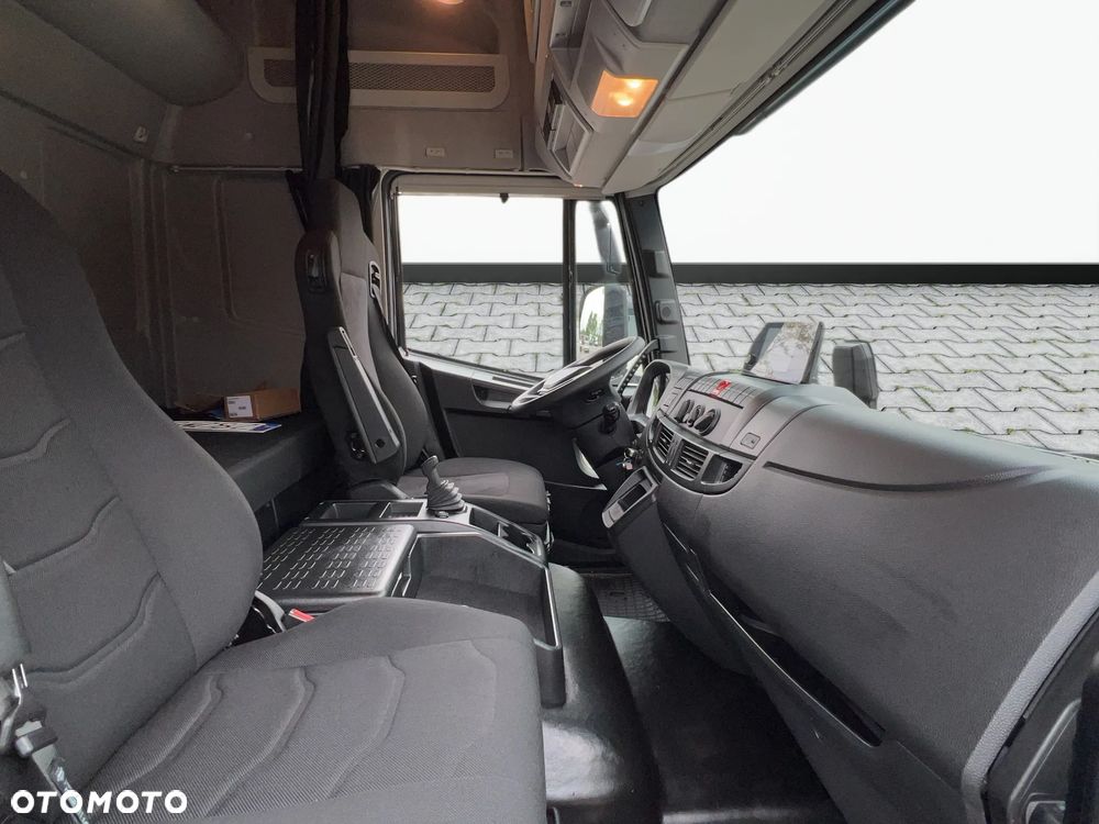 Iveco ML180E32/P Zabudowa Międzynarodowa 22EP + Winda Slider 1500 kg - 20