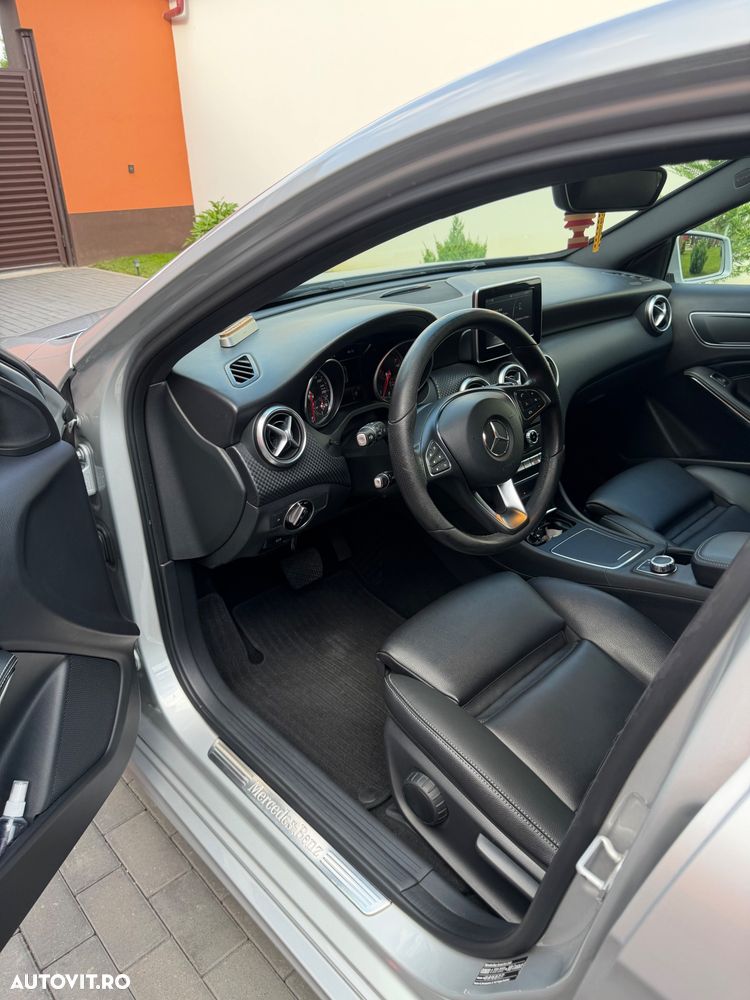 Mercedes-Benz A 200 7G-DCT - 14