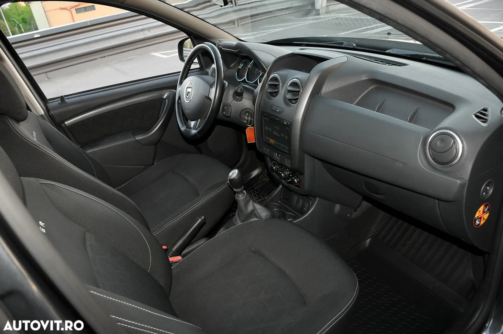 Dacia Duster 1.5 dCi 4x2 Laureate - 9