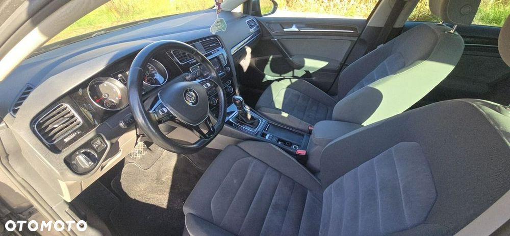 Volkswagen Golf - 11