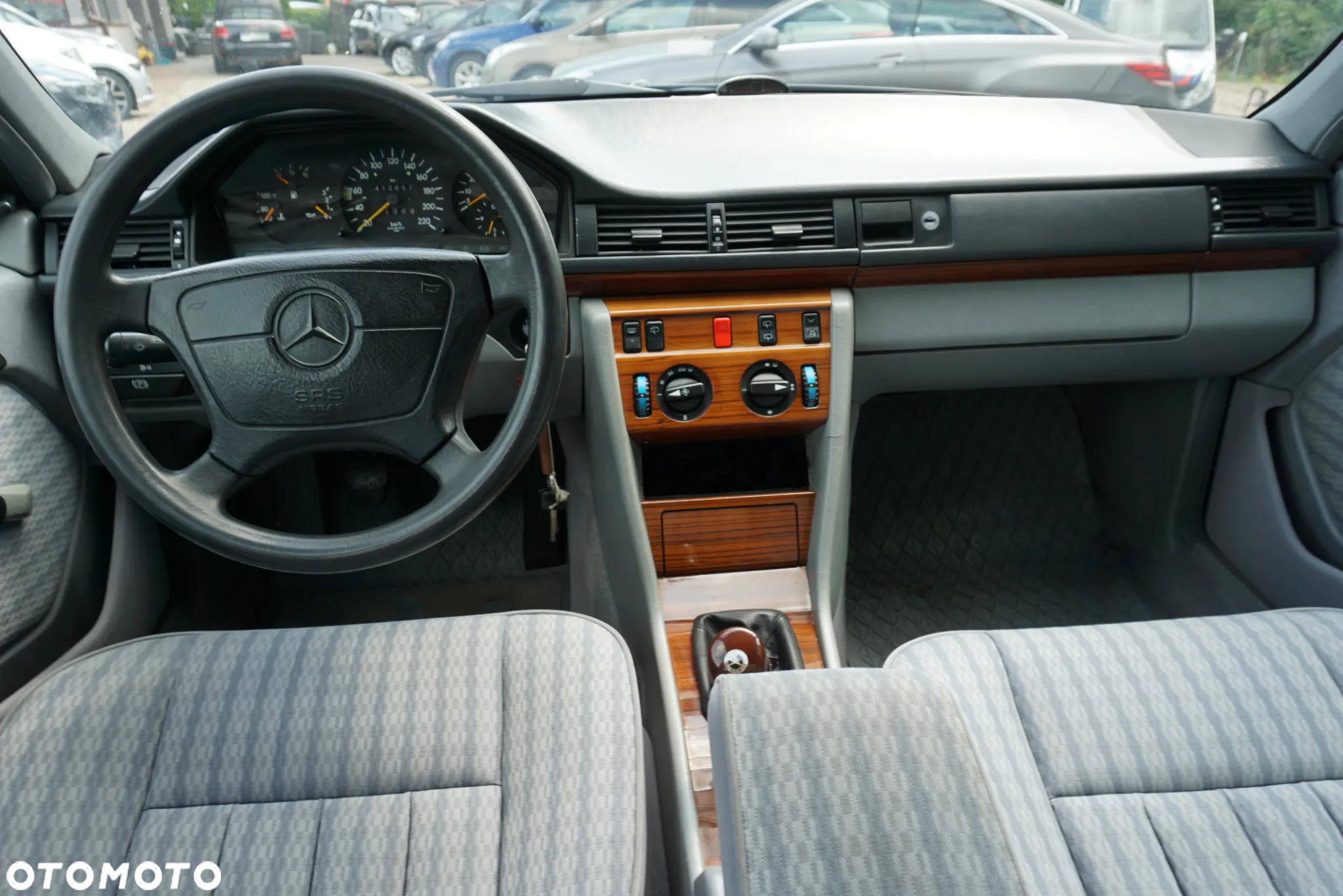 Mercedes-Benz W124 (1984-1993) - 11