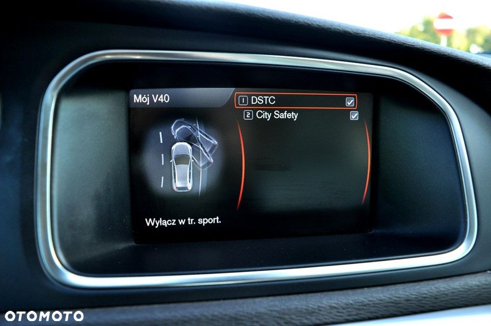 Volvo V40 Cross Country D2 Momentum - 23