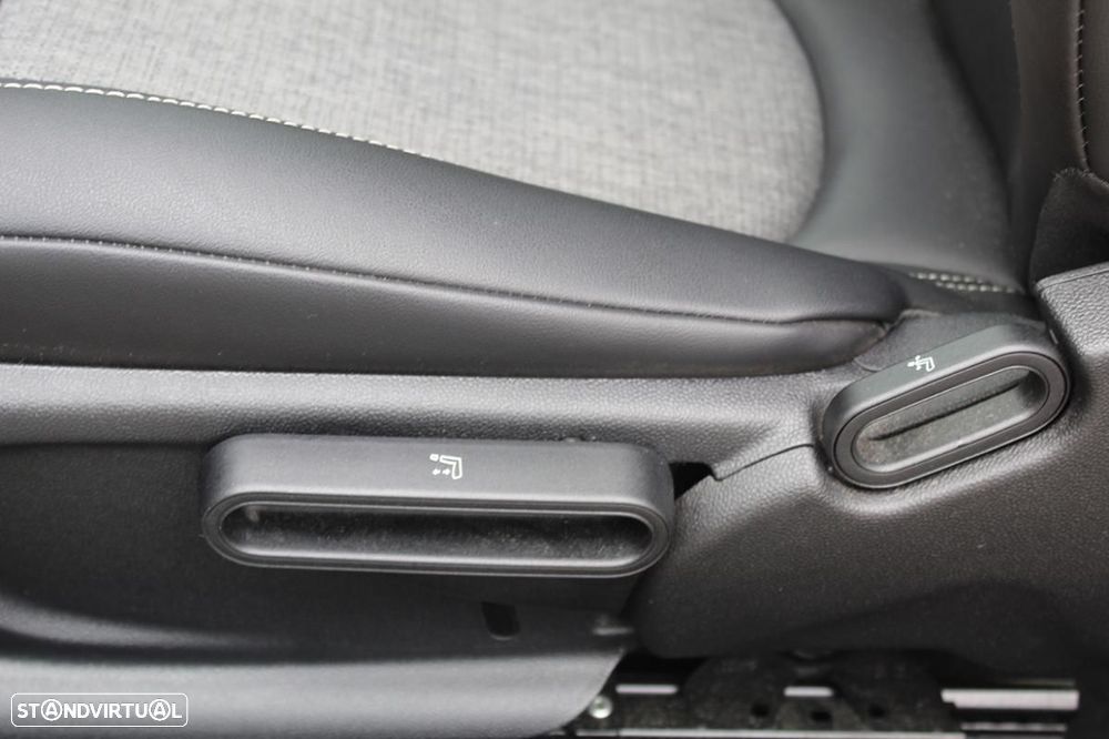 MINI 3 Portas Cooper SE Essential - 23