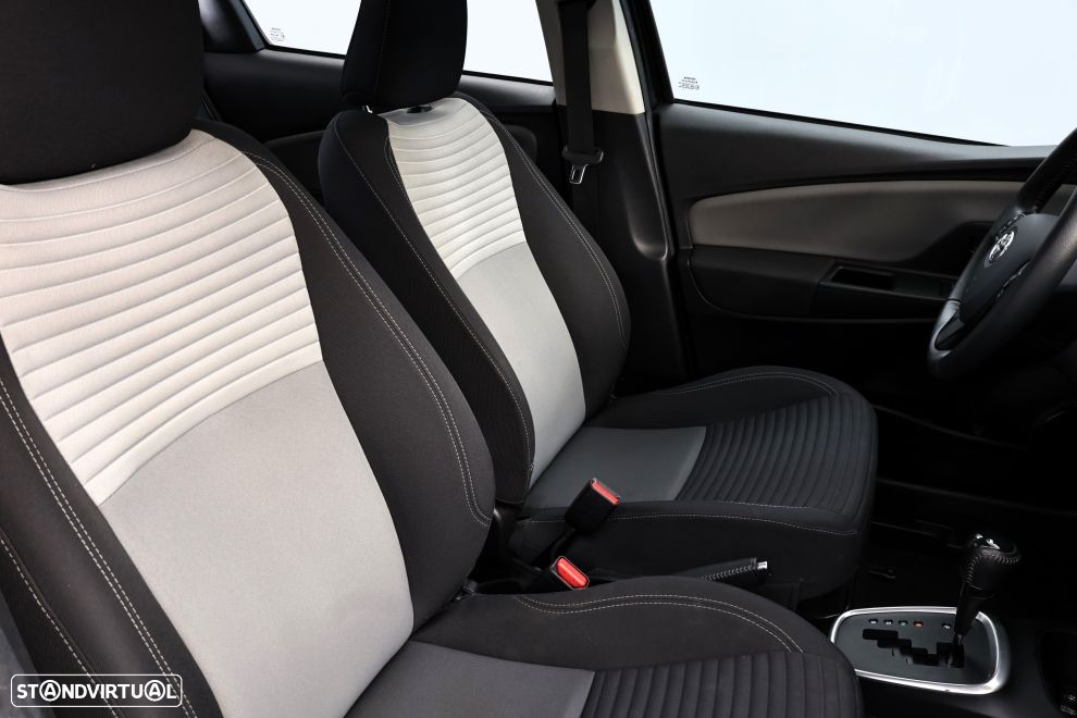 Toyota Yaris 1.5 HSD Comfort - 20
