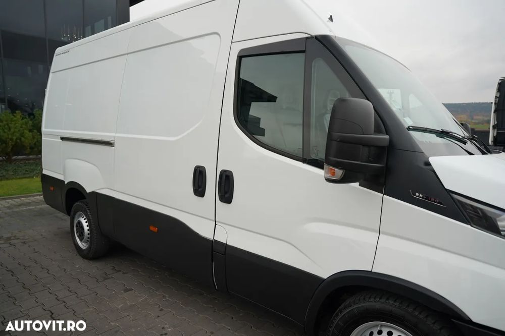 Iveco DAILY 35-160 / FURGON / AUTOUTILITARĂ / TAPIȚERIE DIN PIELE / CUTIE DE VITEZE MANUALĂ / 3 LOCURI / IMPORT - 16