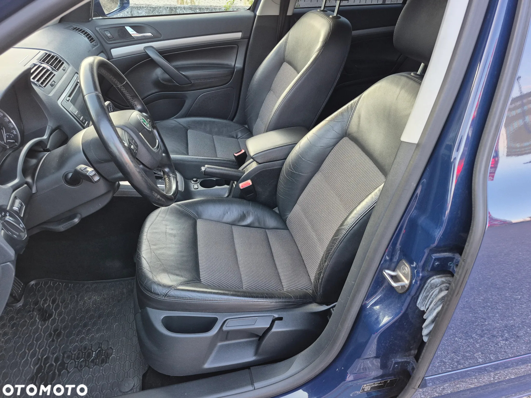 Skoda Octavia 1.8 TSI Ambiente DSG - 5