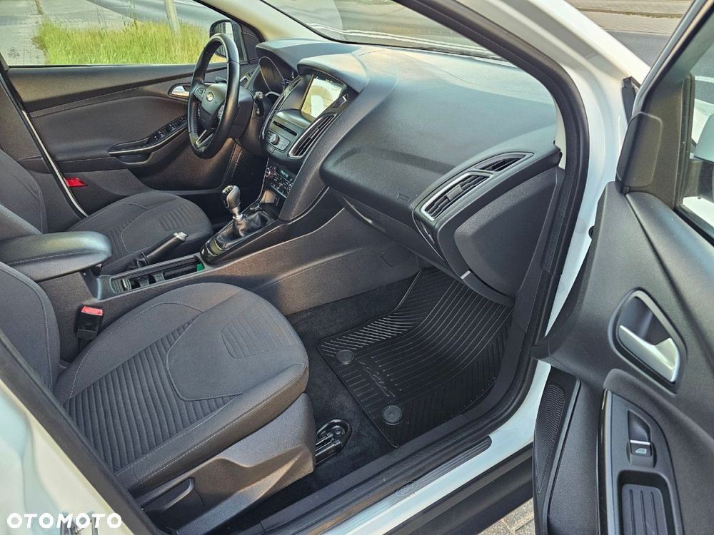 Ford Focus - 21