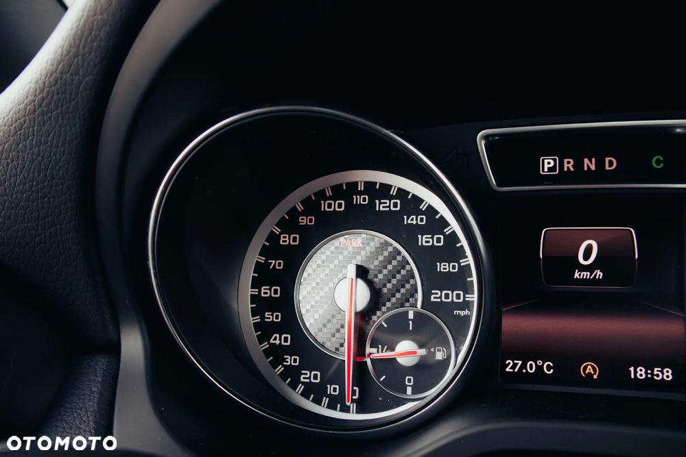 Mercedes-Benz CLA 45 AMG 4Matic 7G-DCT - 26