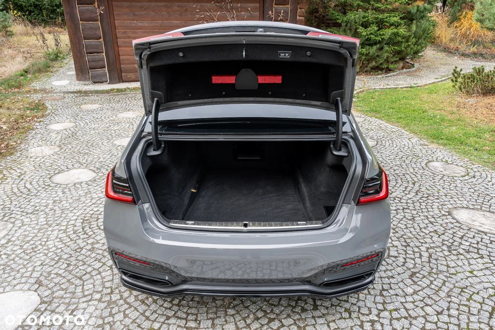 BMW Seria 7 750Ld xDrive sport - 20