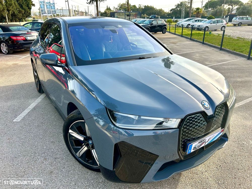 BMW iX xDrive 40 Pack Desportivo - 1