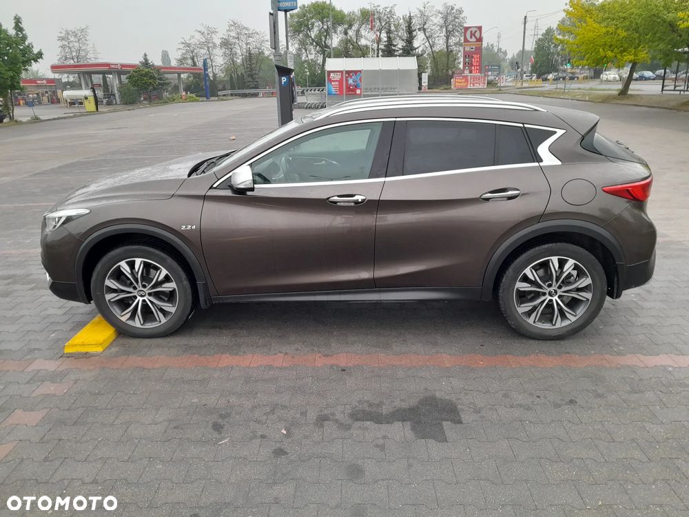 Infiniti QX30 2.2d Premium Tech AWD 7DCT - 3