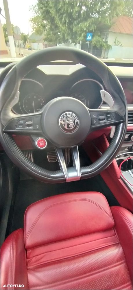 Alfa Romeo Stelvio 2.0 Turbo 16V AT8-Q4 Ti - 17