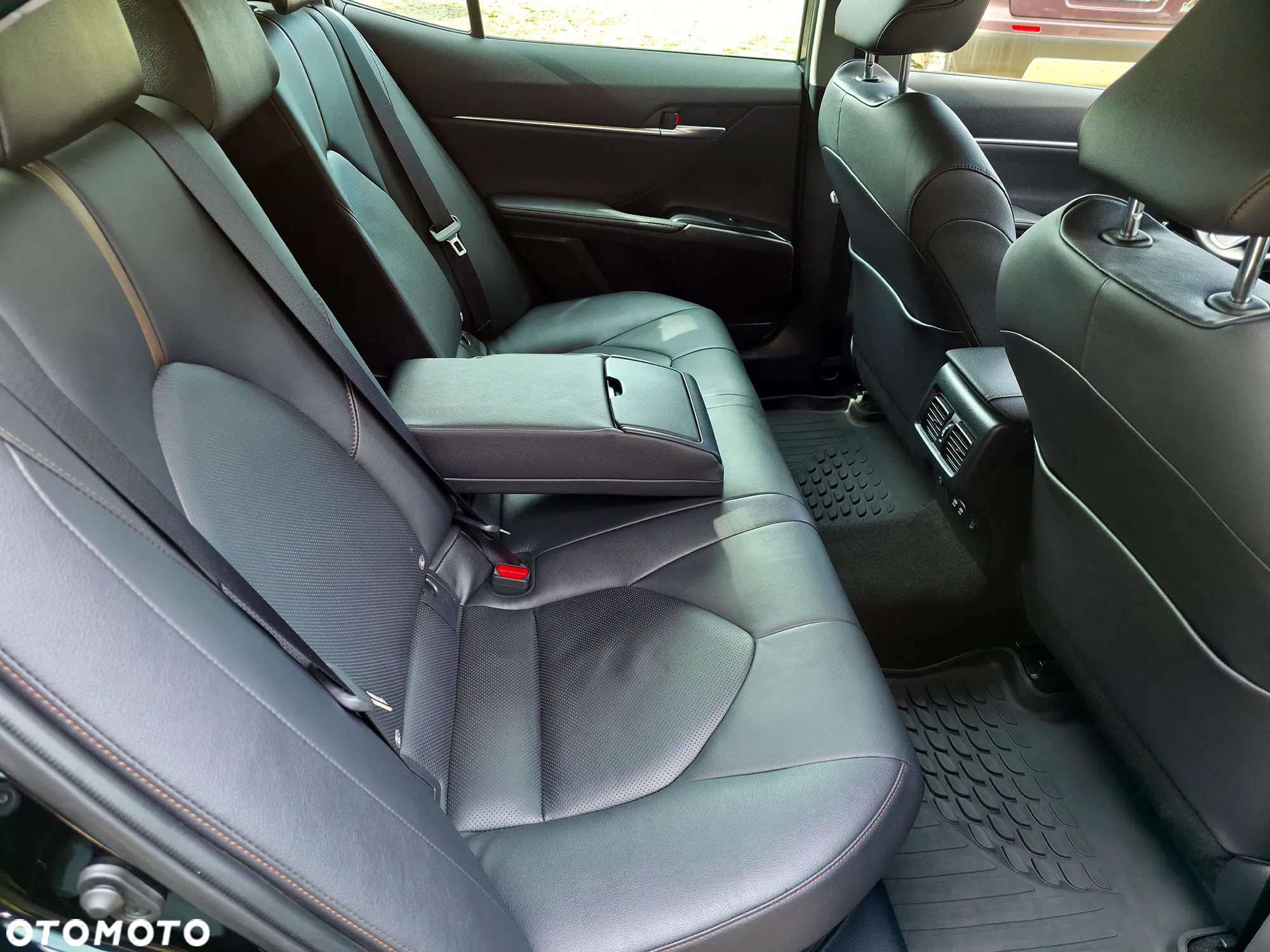 Toyota Camry 2.5 Hybrid Executive CVT - 22