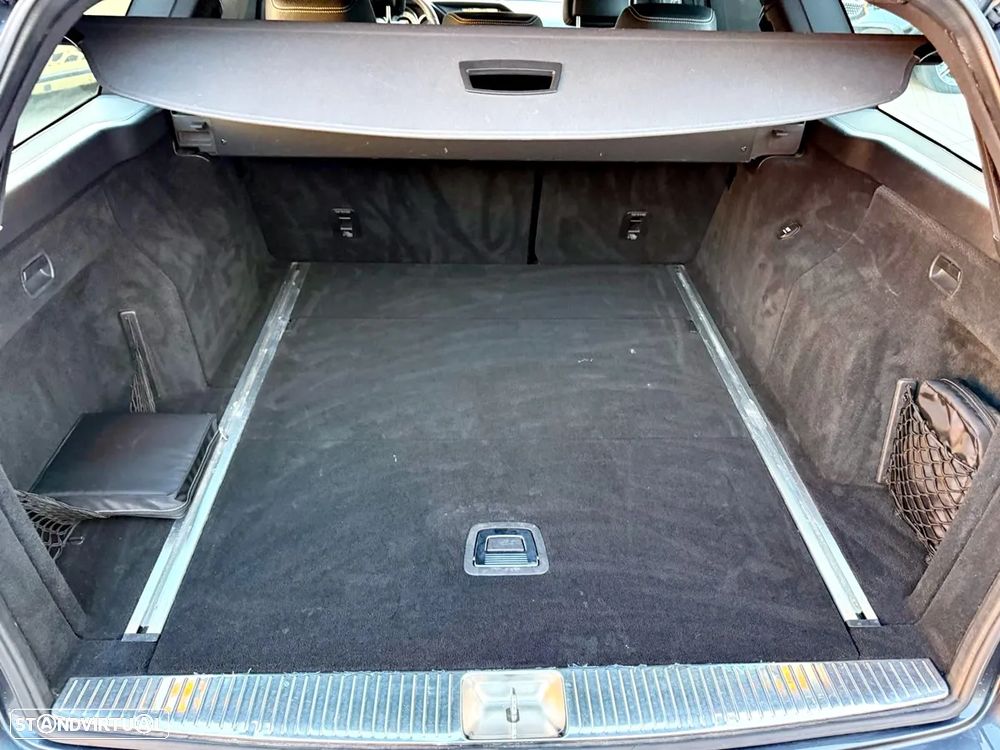 Mercedes-Benz E 250 BlueTEC Elegance Auto - 42