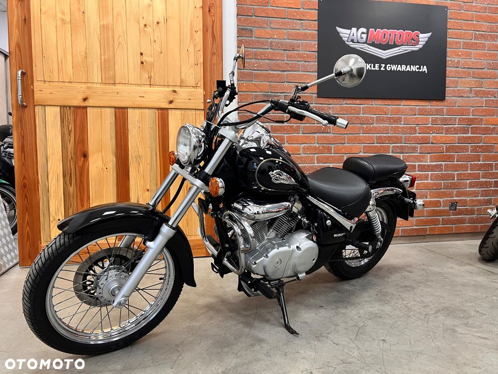 Suzuki Intruder - 2