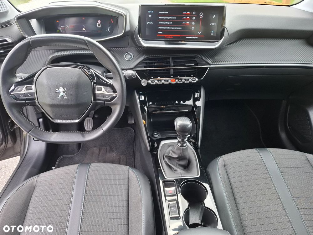 Peugeot 208 1.2 T Allure S&S - 21