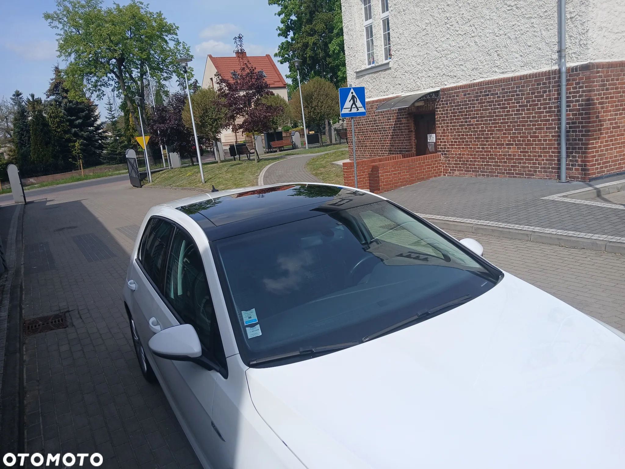 Volkswagen Golf 2.0 TDI BlueMotion Technology DSG Lounge - 4
