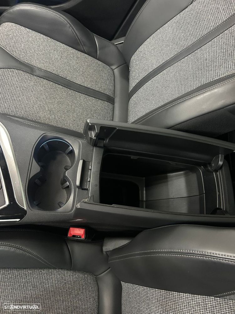 Peugeot 3008 1.2 PureTech Allure - 28