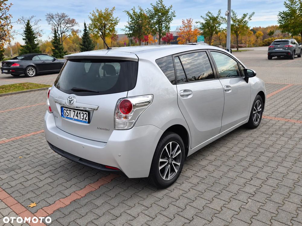 Toyota Verso 2013 photo 4
