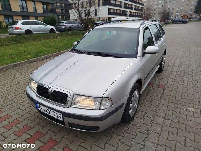 Skoda Octavia 1.6 Selection - 1