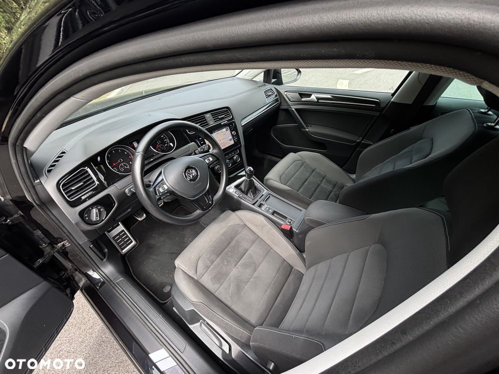 Volkswagen Golf - 14