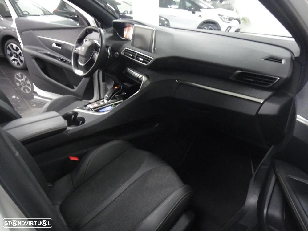 Peugeot 3008 1.2 PureTech GT Line EAT8 - 26