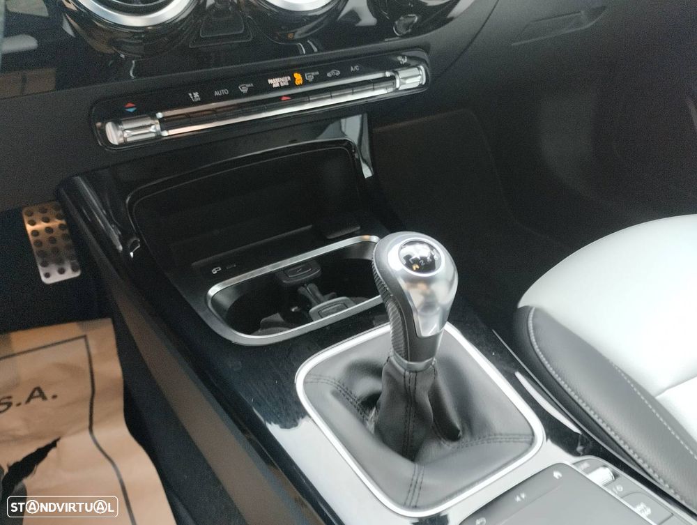 Mercedes-Benz A 180 Limousine d AMG Line - 5