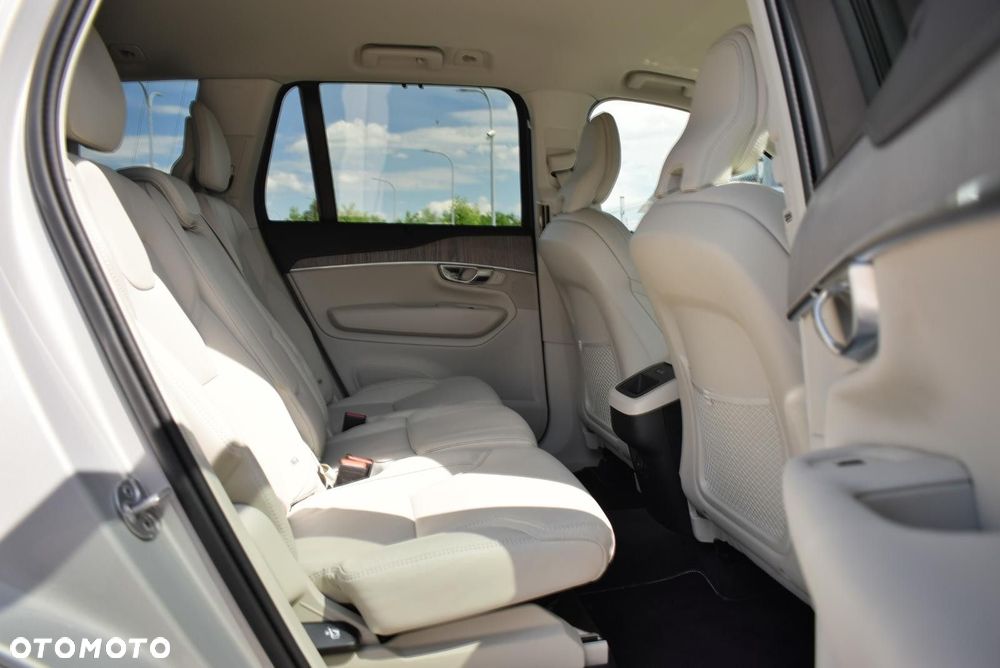 Volvo XC 90 - 25