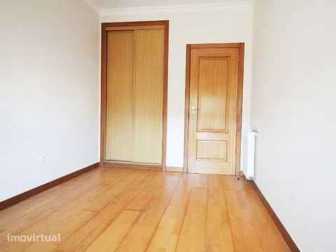 Arrendamento de apartamento T2 na Rua António Maria de Sousa - Grande imagem: 5/12