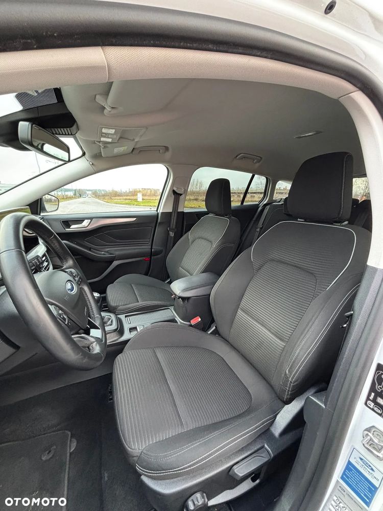 Ford Focus 1.0 EcoBoost Titanium Design - 12