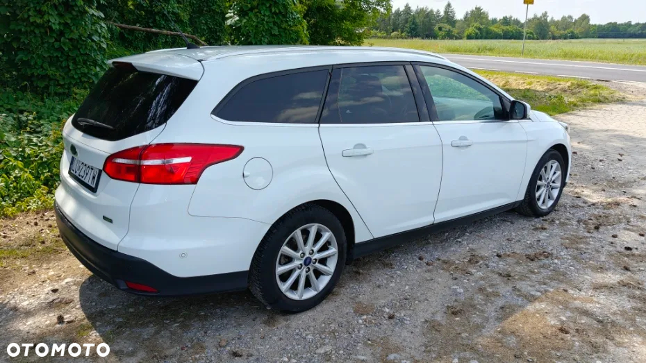 Ford Focus Turnier 1.0 EcoBoost Start-Stopp-System TITANIUM - 5