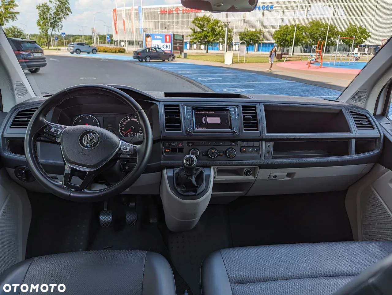 Volkswagen Caravelle - 13