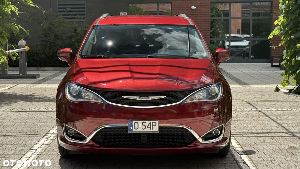 Chrysler Pacifica - 1