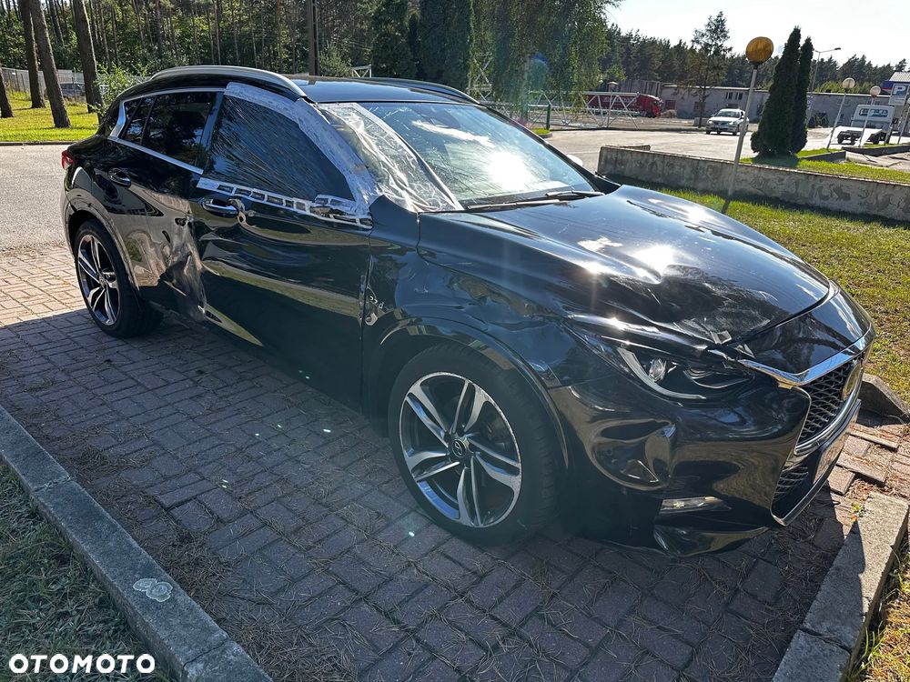 Infiniti Q30 - 5