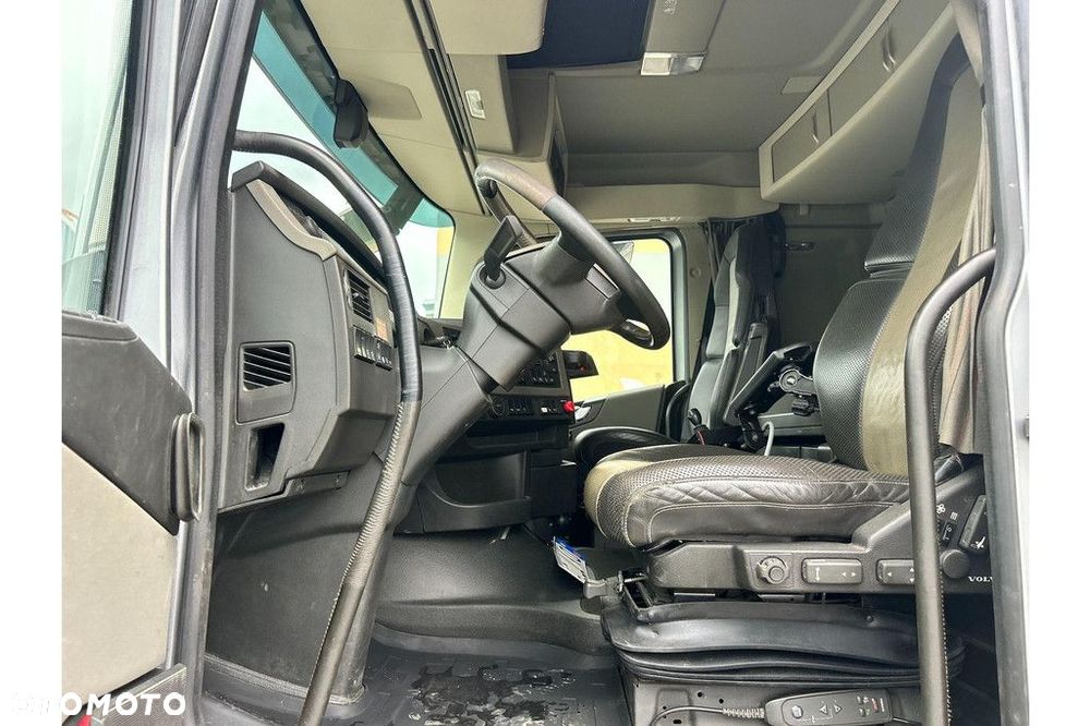 Volvo FH540 6X4 EURO6 + RETARDER + LIFTING AXLE - 18