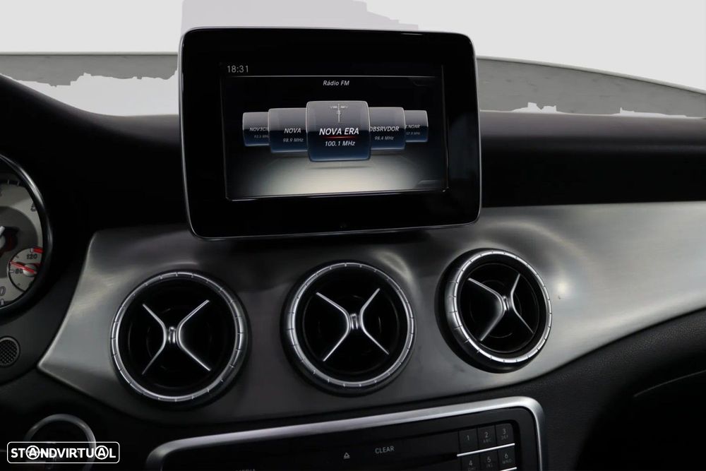 Mercedes-Benz CLA 200 d AMG Line - 13