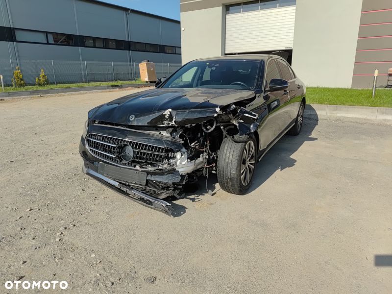 Mercedes-Benz Klasa E 220 d 9G-TRONIC - 33