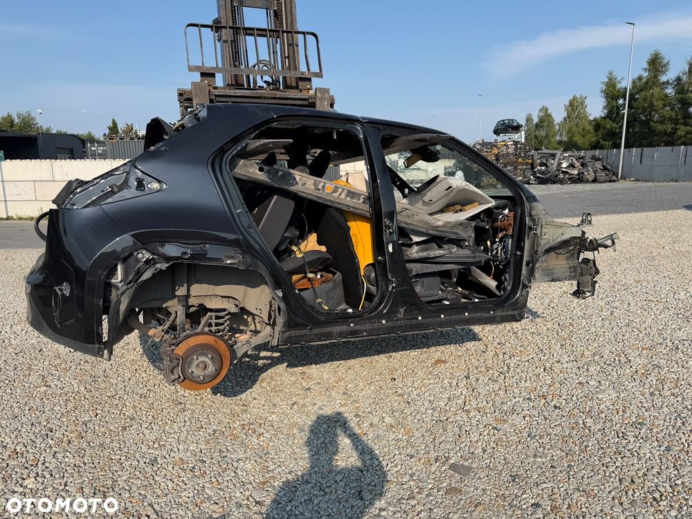 Toyota Yaris Cross ver-2-0-tdi-l1-highline-4motion-dsg - 10