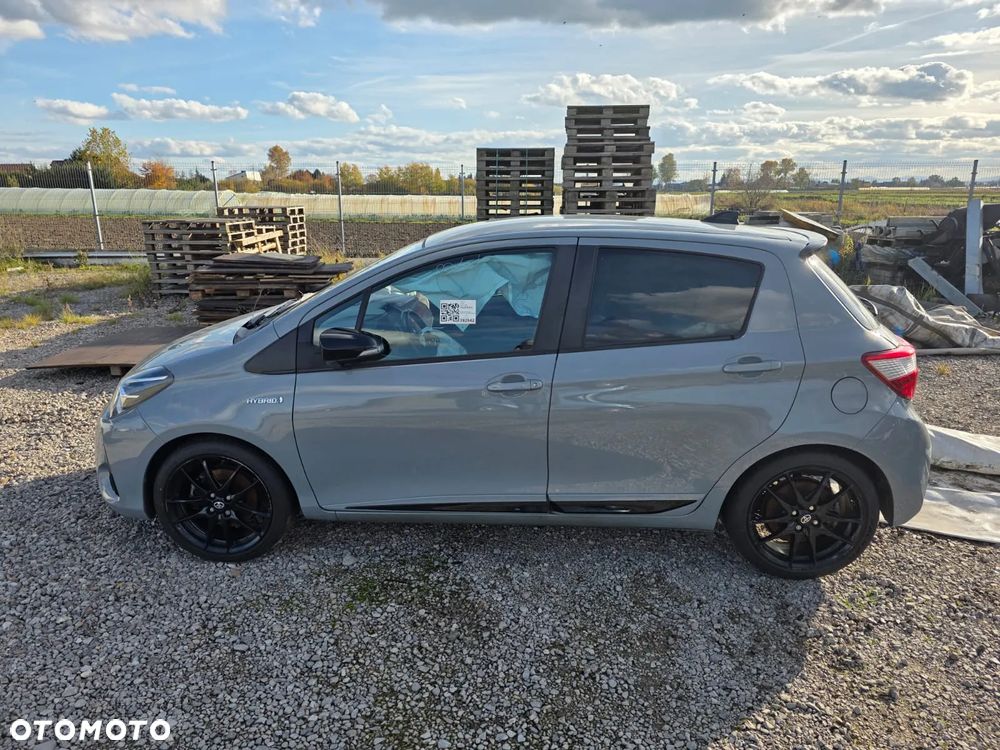 Toyota Yaris Hybrid 1.5 VVT-i GR Sport - 6