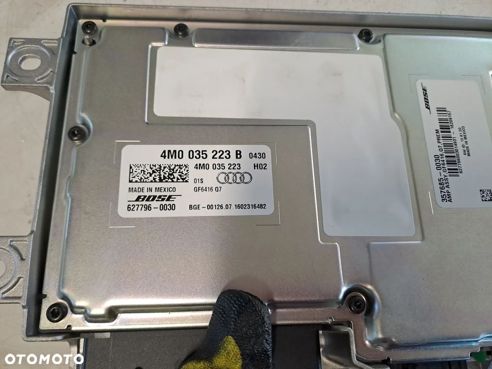 AUDI Q7 4M 16r WZMACNIACZ BOSE 4M0035223B - 2