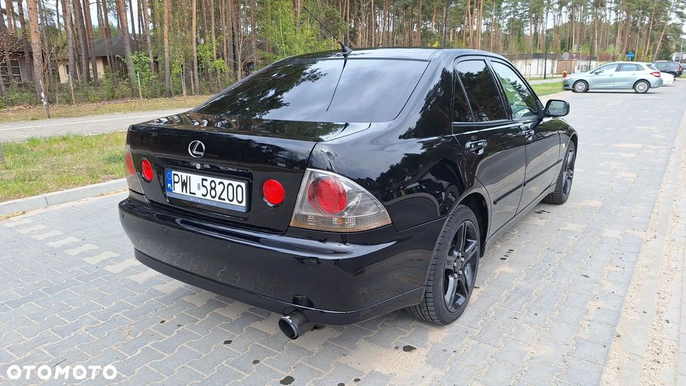 Lexus IS - 3