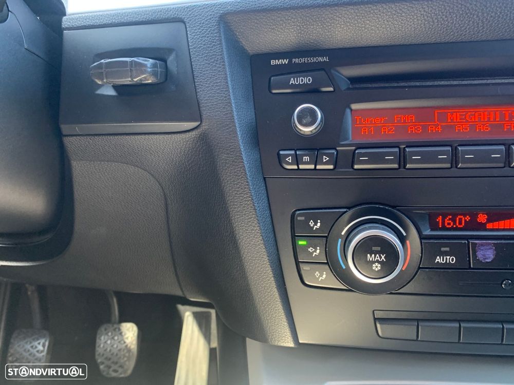 BMW 318 d Pack M - 33