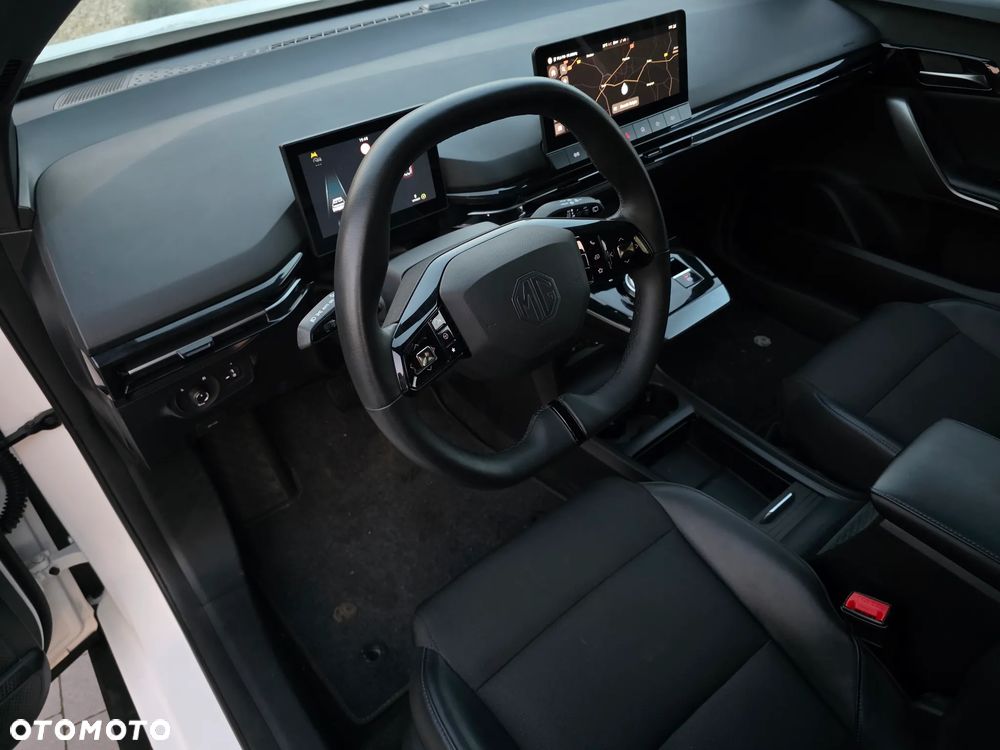 MG 4 Luxury 64 kWh - 26