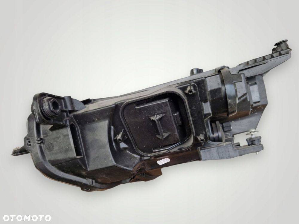 VW VOLKSWAGEN PASSAT B8 LIFT PRZEDNIA LAMPA PRAWA FULL LED USZKODZONE SZKŁ - 3