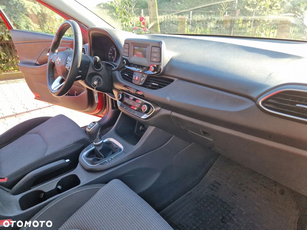 Hyundai i30 1.5 DPI Classic + - 24